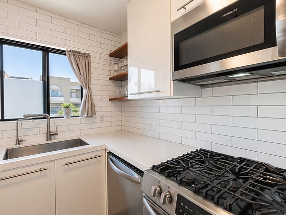 3rd image of 1355 N Sierra Bonita Ave APT 402