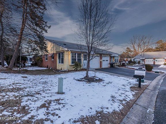 3rd image of 30A Lexington Drive #A