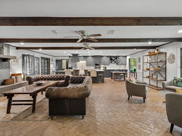 1492 Sleepy Hollow Ln, Canton, TX 75103