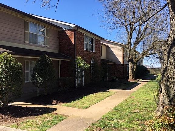 3rd image of 940 Coarsey Dr