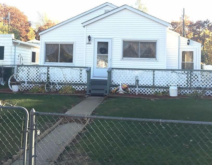 1st image of 2423 E 36th Ave