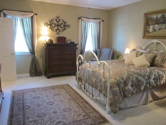 5th image of 2040 Yorktown Dr