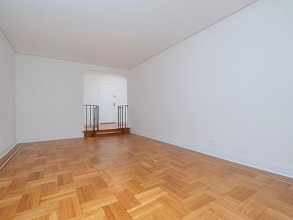4th image of 2685 Creston Ave APT 5C