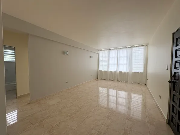 1020 Avenue Luis Vigoreaux, Guaynabo, PR 00966