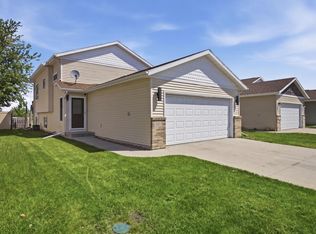 4825 50th Ave S, Fargo, ND 58104