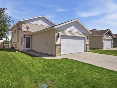 4825 50th Ave S, Fargo, ND, 58104