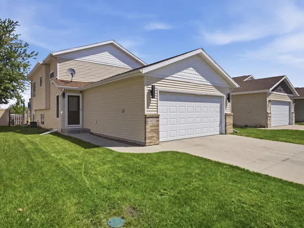 4825 50th Ave S, Fargo, ND 58104