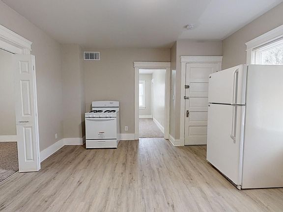 4th image of 4420 Bush Ave #96D571800