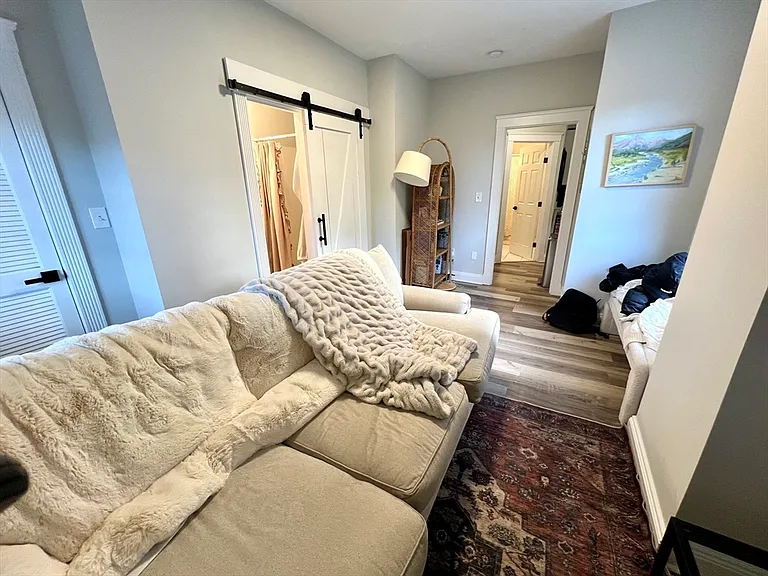 242 W 3rd St #2 — Photo 7