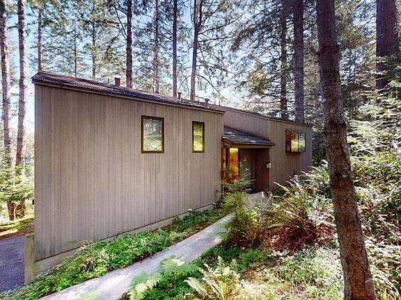 3rd image of 918 River Beach Road