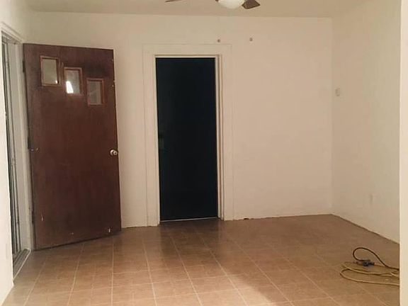 3rd image of 1222 Utton Ln