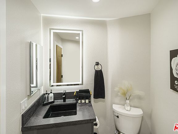 5th image of 4139 Cahuenga Blvd APT 106