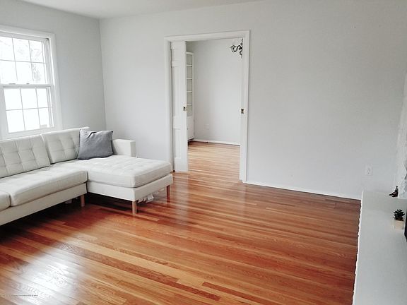 5th image of 3701 Glasgow Dr