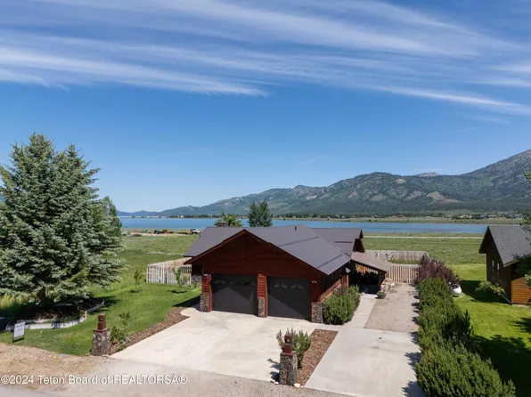 325 Snake River Dr, Alpine, WY 83128