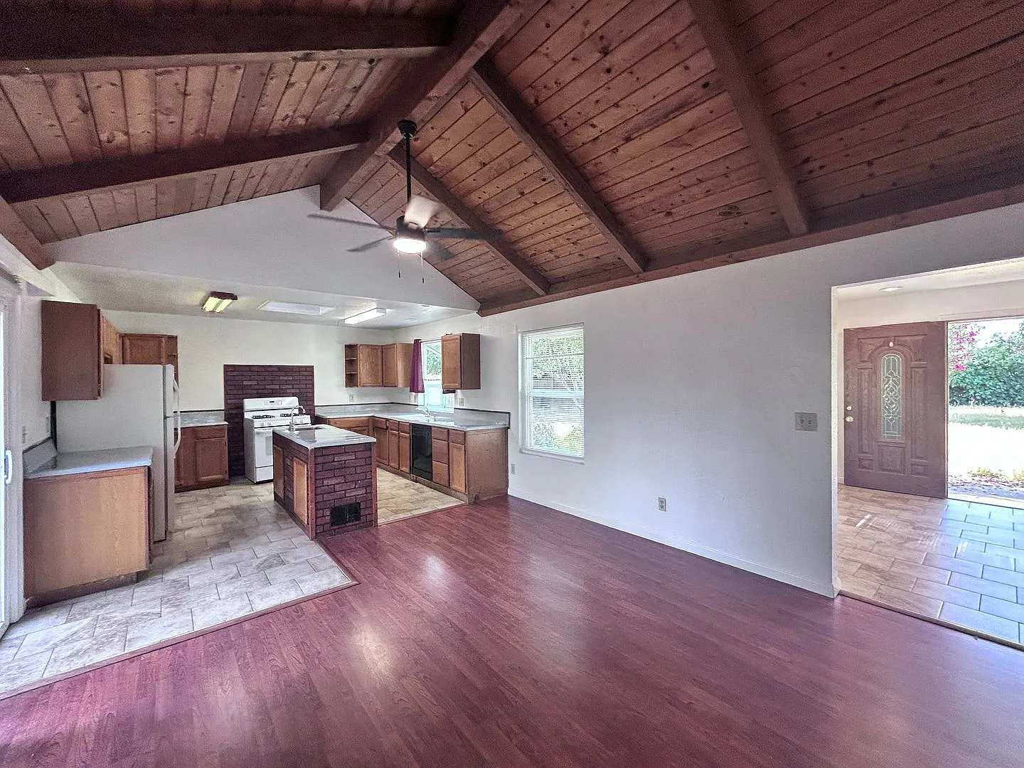 441 Haggin Avenue — Photo 4