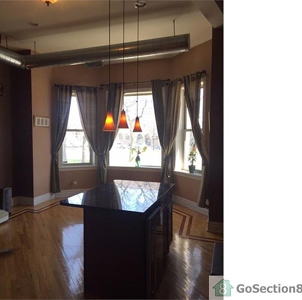 1st image of 5014 S King Dr #1
