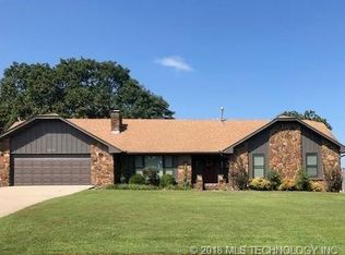 2201 Cardinal Ln, McAlester, OK 74501