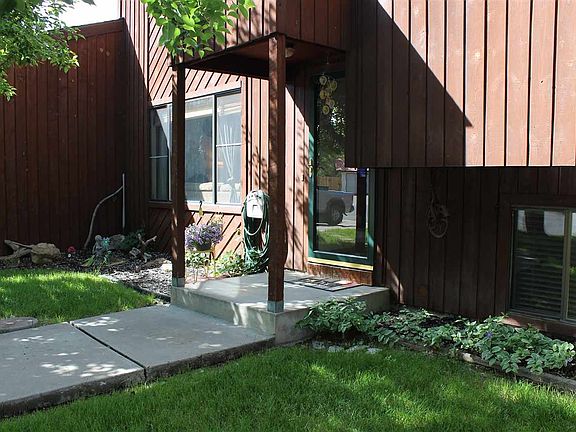 3rd image of 563 Pearwood Ct