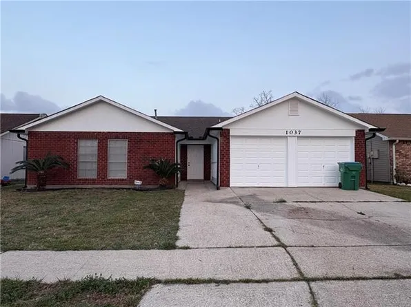 1037 Kingsway Dr E, Gretna, LA 70056