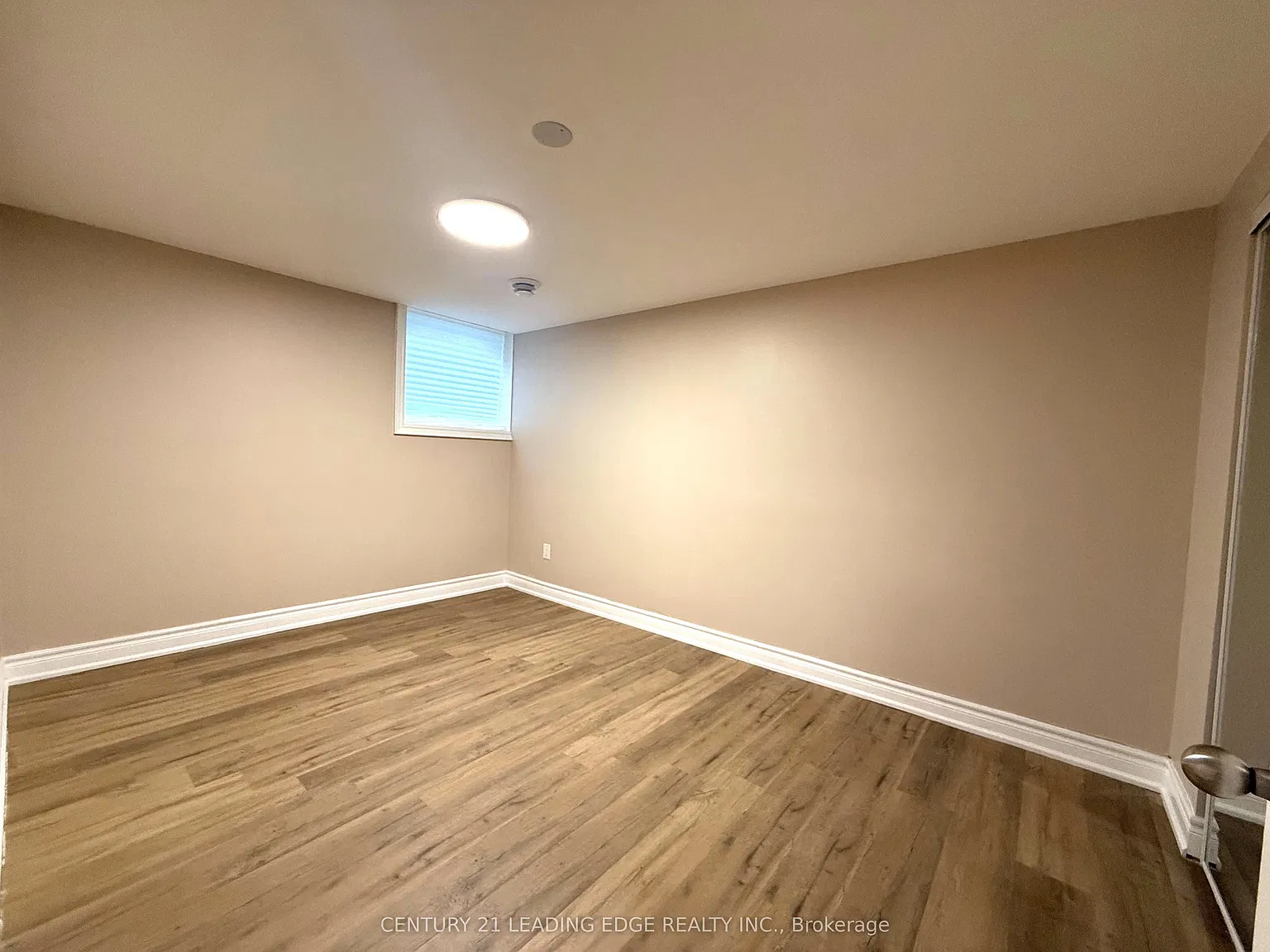 3 bed, $2,200 — Photo 4
