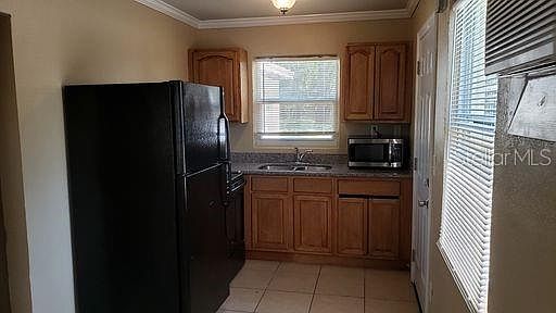 5th image of 1007 Vine Ave