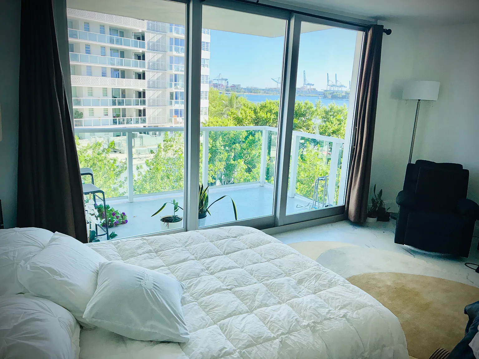 Studio, 548 sqft, $2,700 — Photo 4