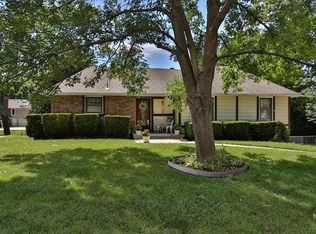 2516 SW Paris Dr, Blue Springs, MO 64015