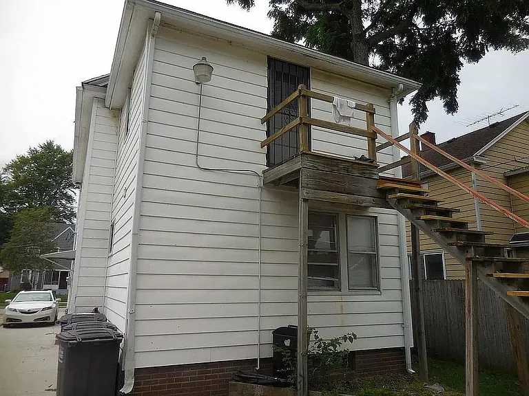 3828 Torrance Dr — Photo 2