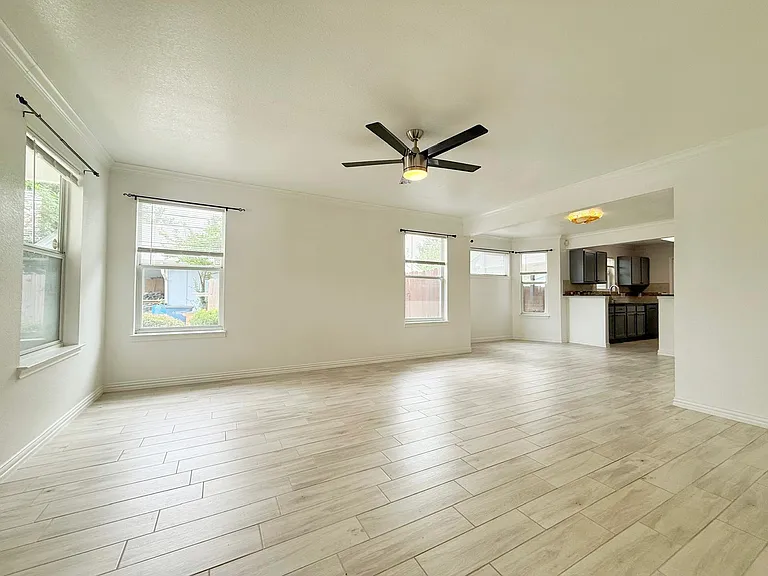 6915 Villita Avenida St — Photo 6