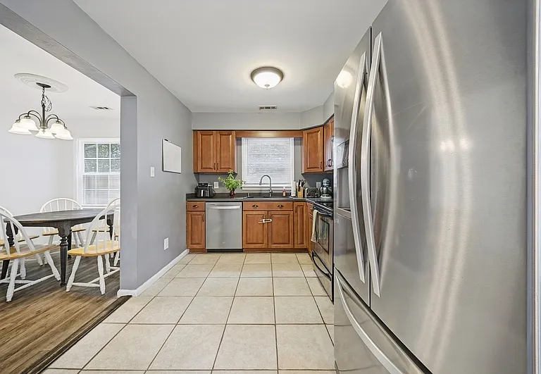 1119 Mill Lake Quarter — Photo 13