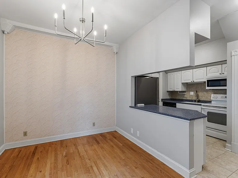 1740 N Arlington Pl #A — Photo 5
