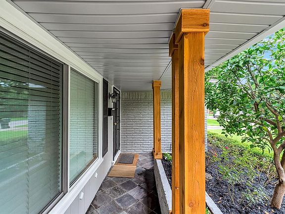 5th image of 3034 Oak Forest Dr