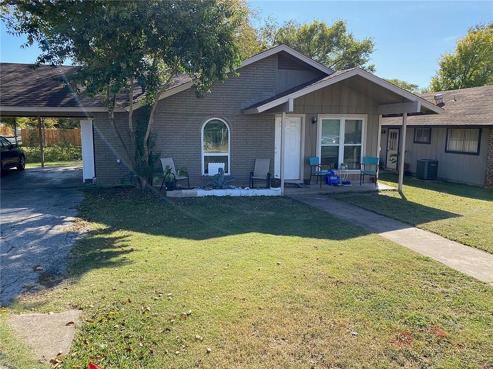 2nd image of 207 Liverpool Dr