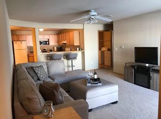 321 Parkside Dr APT 220, Whitewater, WI 53190
