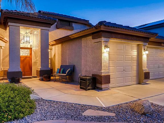 Exterior Front Entry