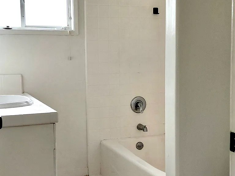 451 San Vicente Blvd #2 — Photo 16