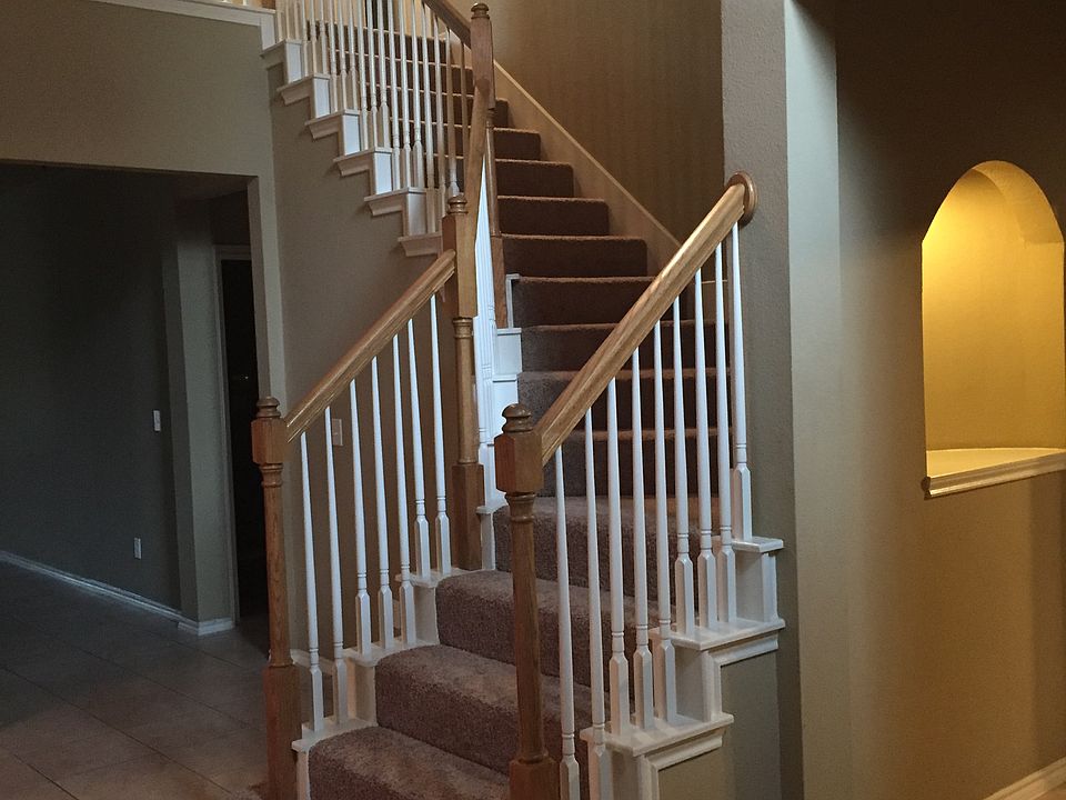 1st image of 417 Ivan Dr
