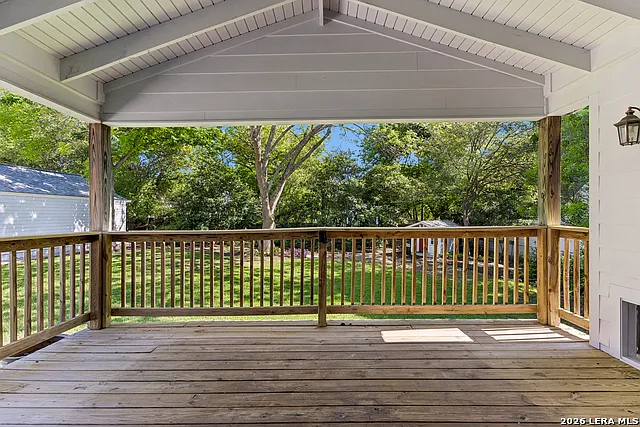 120 Lamont Ave — Photo 52