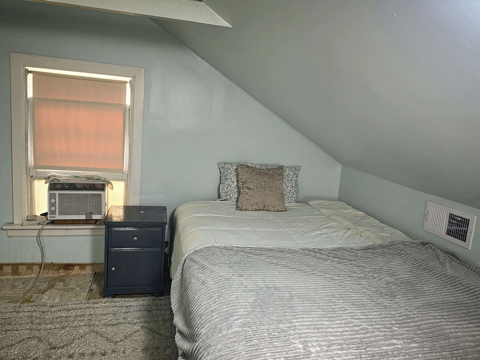 2nd image of 141 Forrest Ave Unit 5