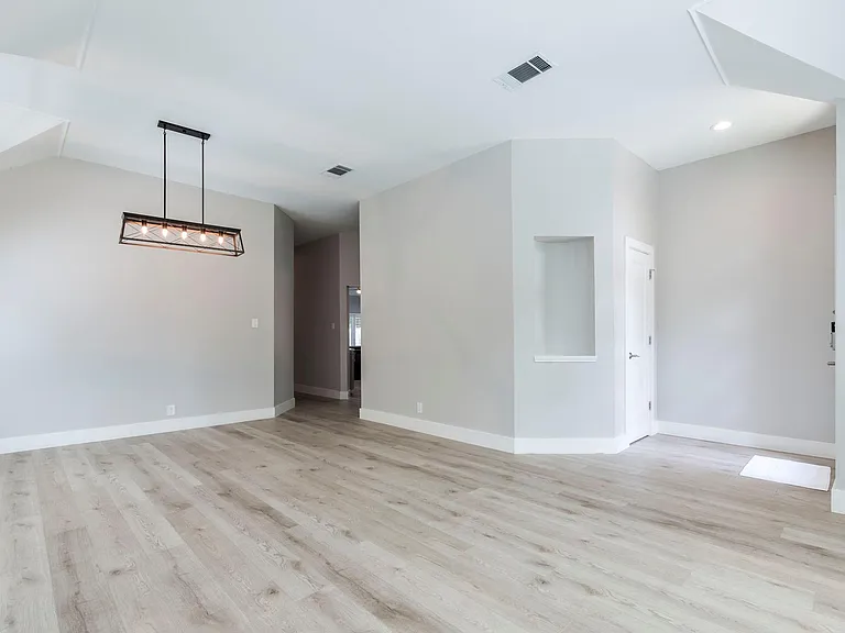 16704 Tomcat Dr — Photo 10
