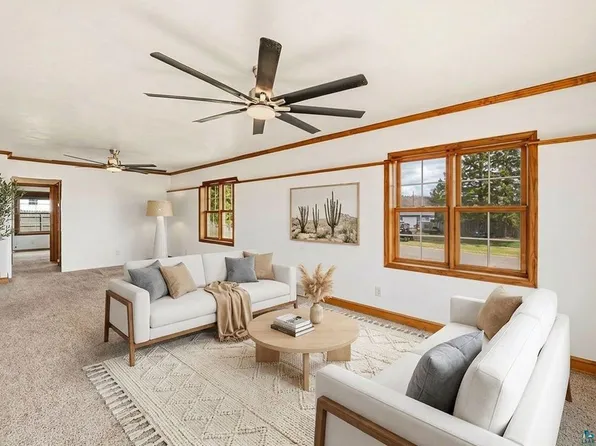 68 Edison Blvd, Silver Bay, MN 55614