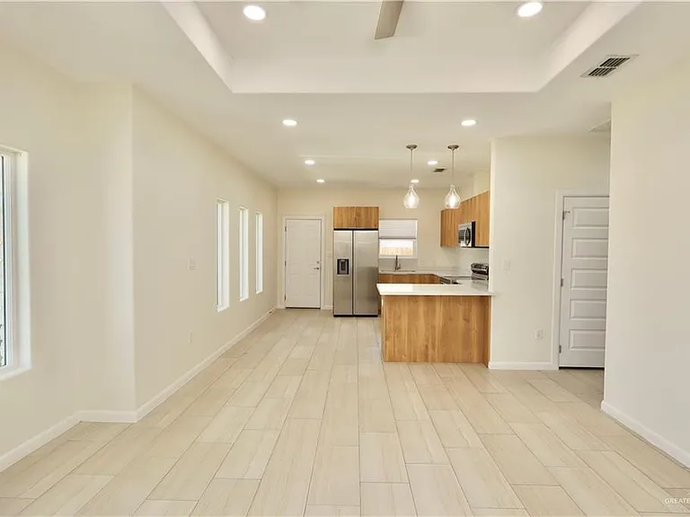 2612 E Israel Ave #A — Photo 5