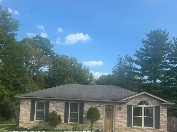 505 Oak Leaf Dr, La Grange, KY 40031