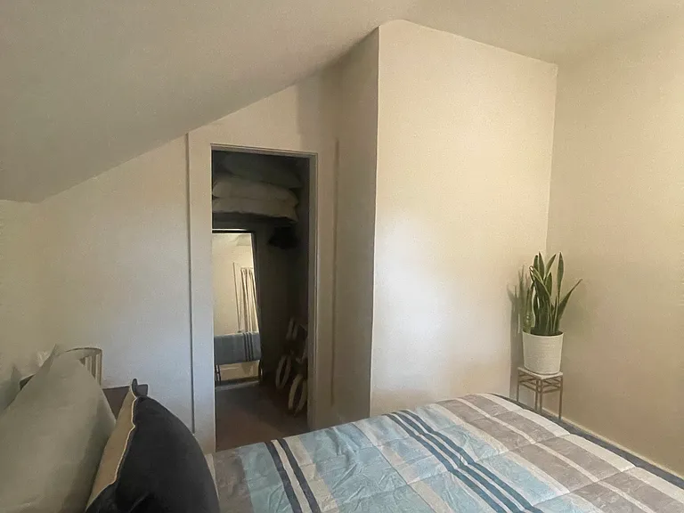 320 Wilson Ave — Photo 17