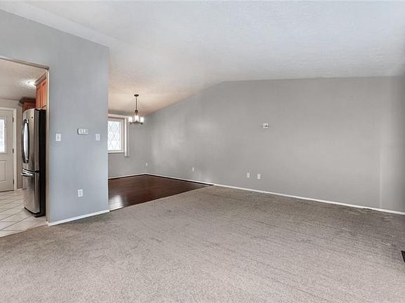4th image of 719 Hartland Dr