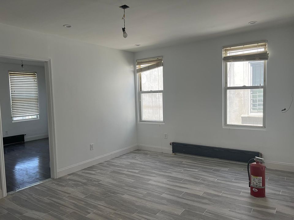 1st image of 1420 E 84th St Floor 2