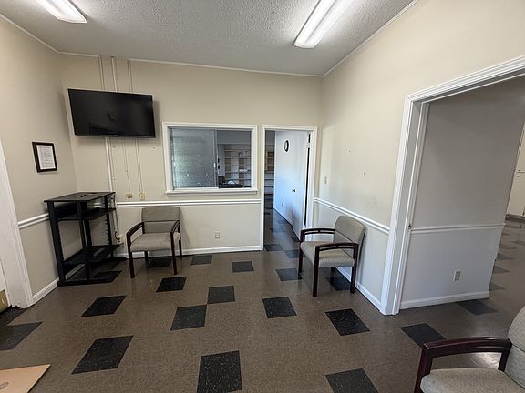 2nd image of 319 Cathedral Mnr #1