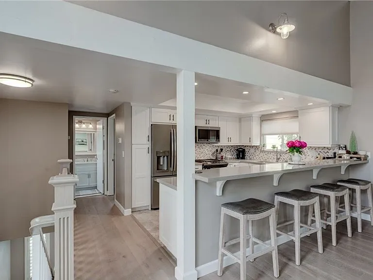 2521 Voorhees Ave #1 — Photo 9