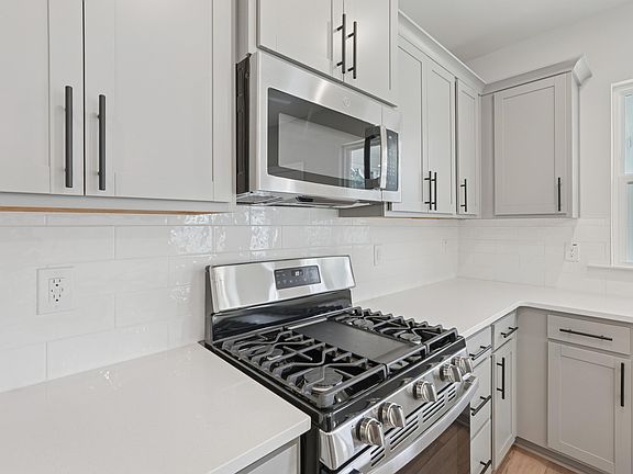 5th image of 920 Montague Ave