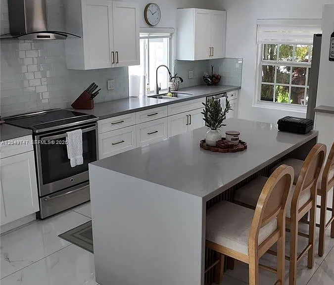 14605 SW 142nd Pl — Photo 6